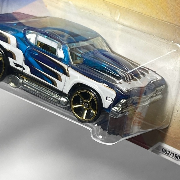 hot wheels 69 chevelle Clear Blue 2009 - Picture 14 of 16